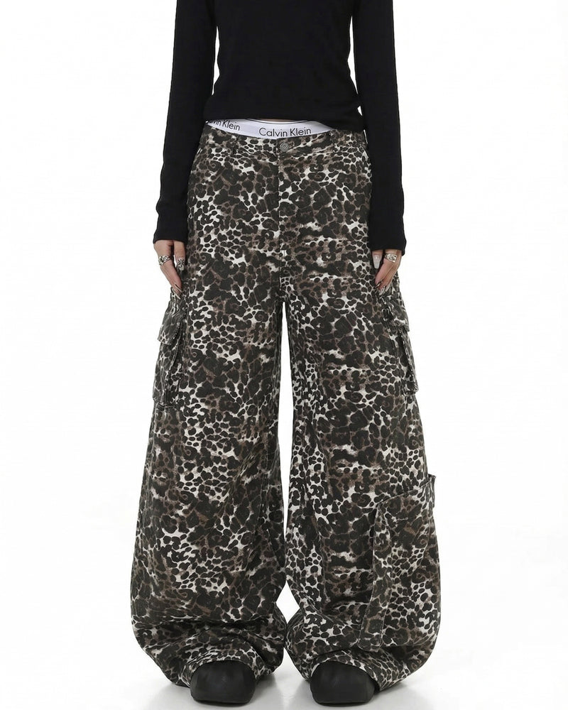 Multi-Pocket Baggy Unisex Leopard Cargo Jeans