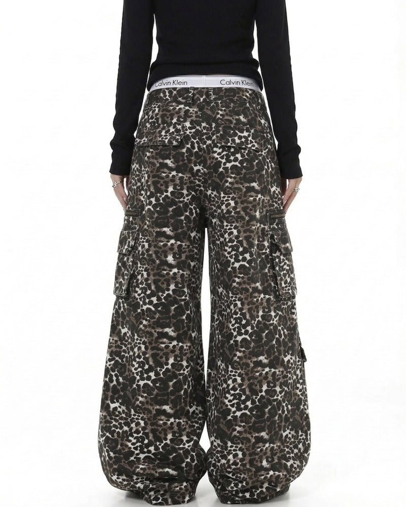 Multi-Pocket Baggy Unisex Leopard Cargo Jeans