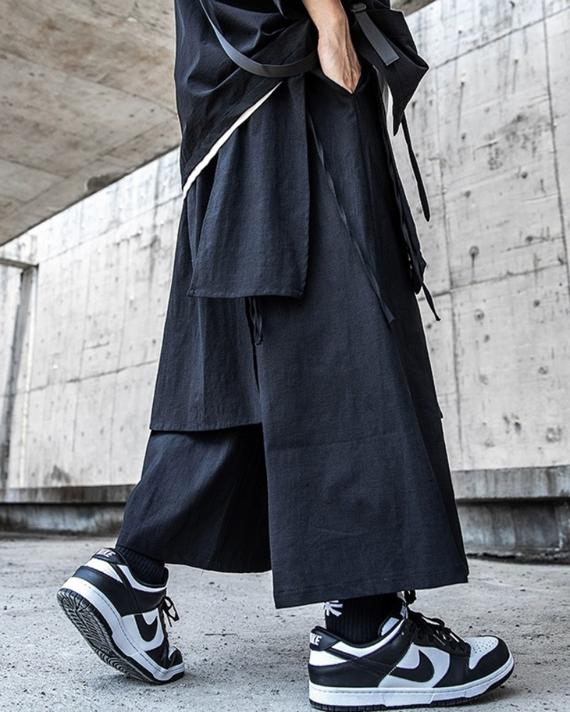 techwear pants,mens streetwear outfits,cyberpunk pants,black cargo pants,black cargo pants mens,black cargo pants outfit,ninja pants,ninja cargo pants,baggy ninja pants,black ninja pants