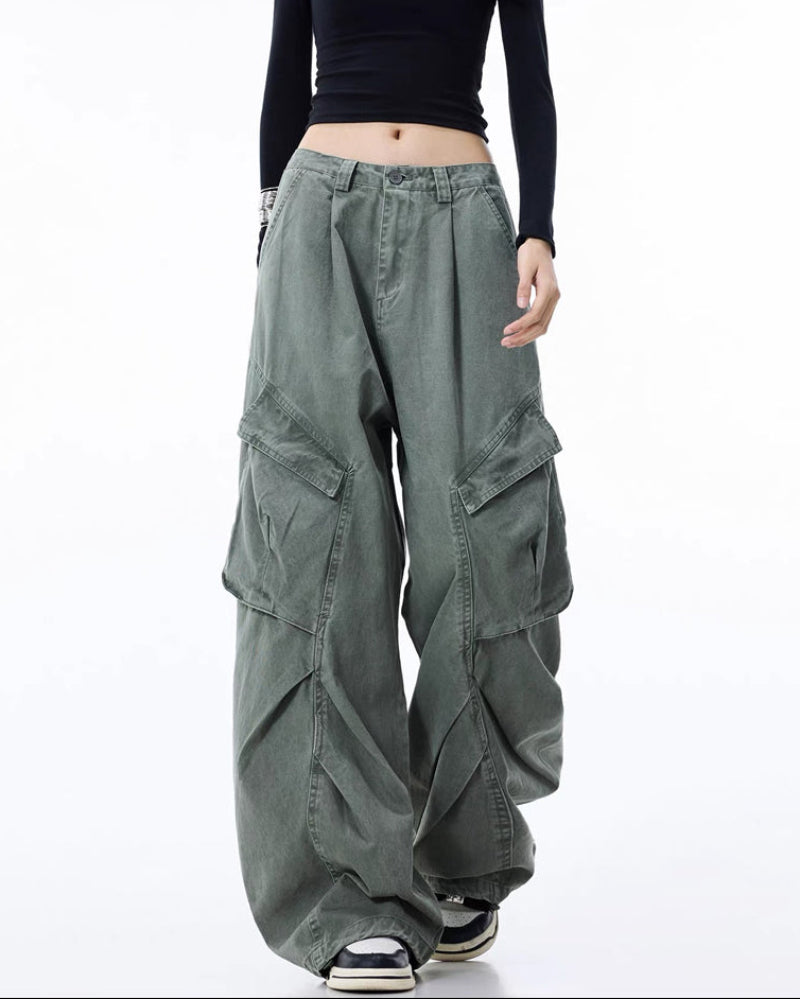 Parachute-Cargohose in Armygrün mit Vintage-Waschung