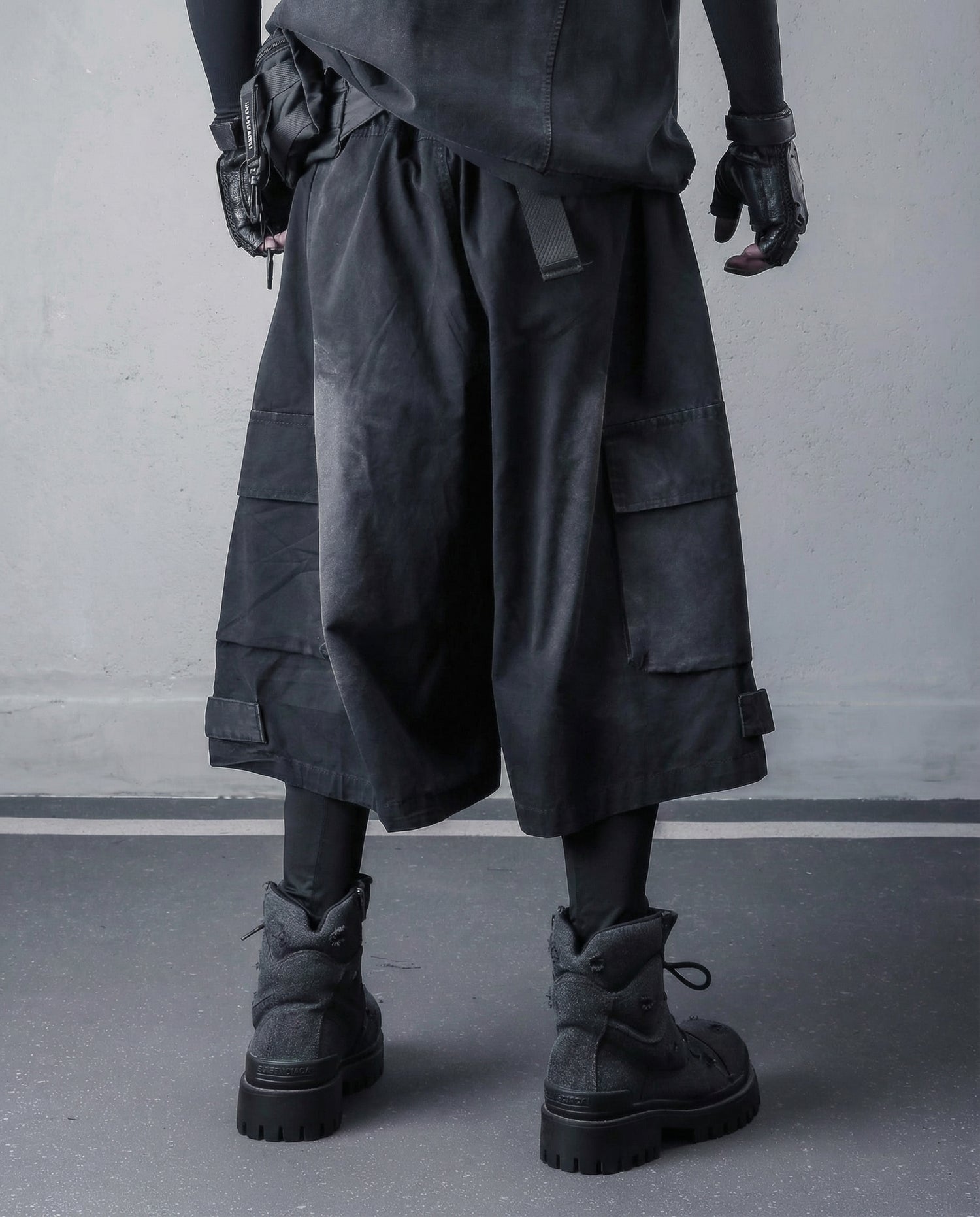 Distressed Wide-Leg Cargo Shorts - Techwear