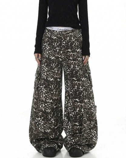 Multi-Pocket Baggy Unisex Leopard Cargo Jeans