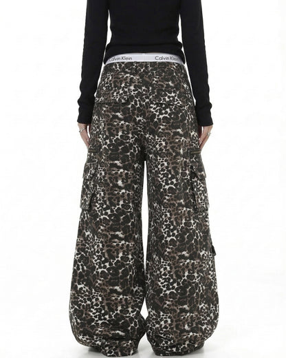 Multi-Pocket Baggy Unisex Leopard Cargo Jeans