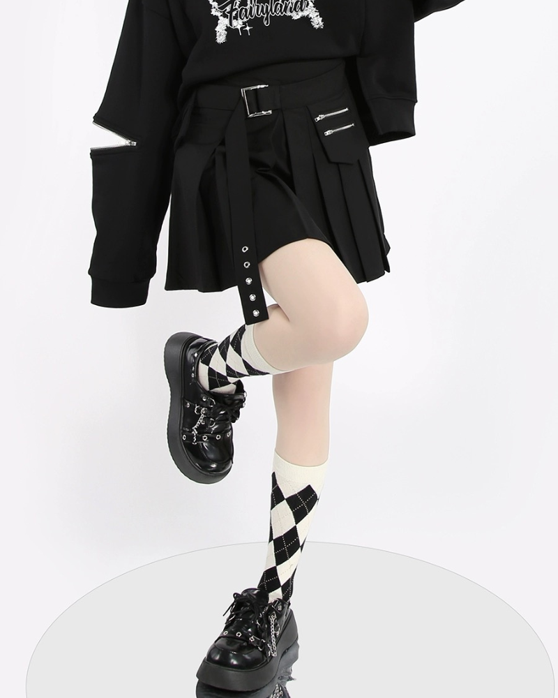 cargo skirt,cargo mini skirt,black cargo skirt,mini cargo skirt,cargo maxi skirt,cargo skirt long,cargo skirt mini,long cargo skirt,khaki cargo skirt,cargo skirt outfit,,a line skirt,techwear outfits,techwear fashion,casual techwear,techwear girls,techwear skirt,techwear women