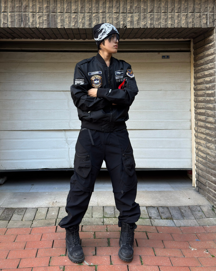 Functional Deconstructed Patchwork Zippered Cargo Pants – Techwear