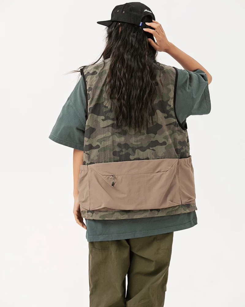 Functional Outdoor Multi-Pocket Vest