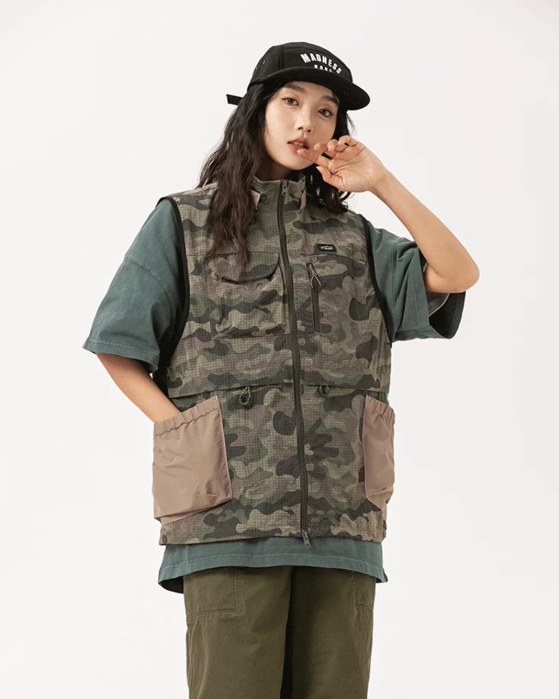 Functional Outdoor Multi-Pocket Vest