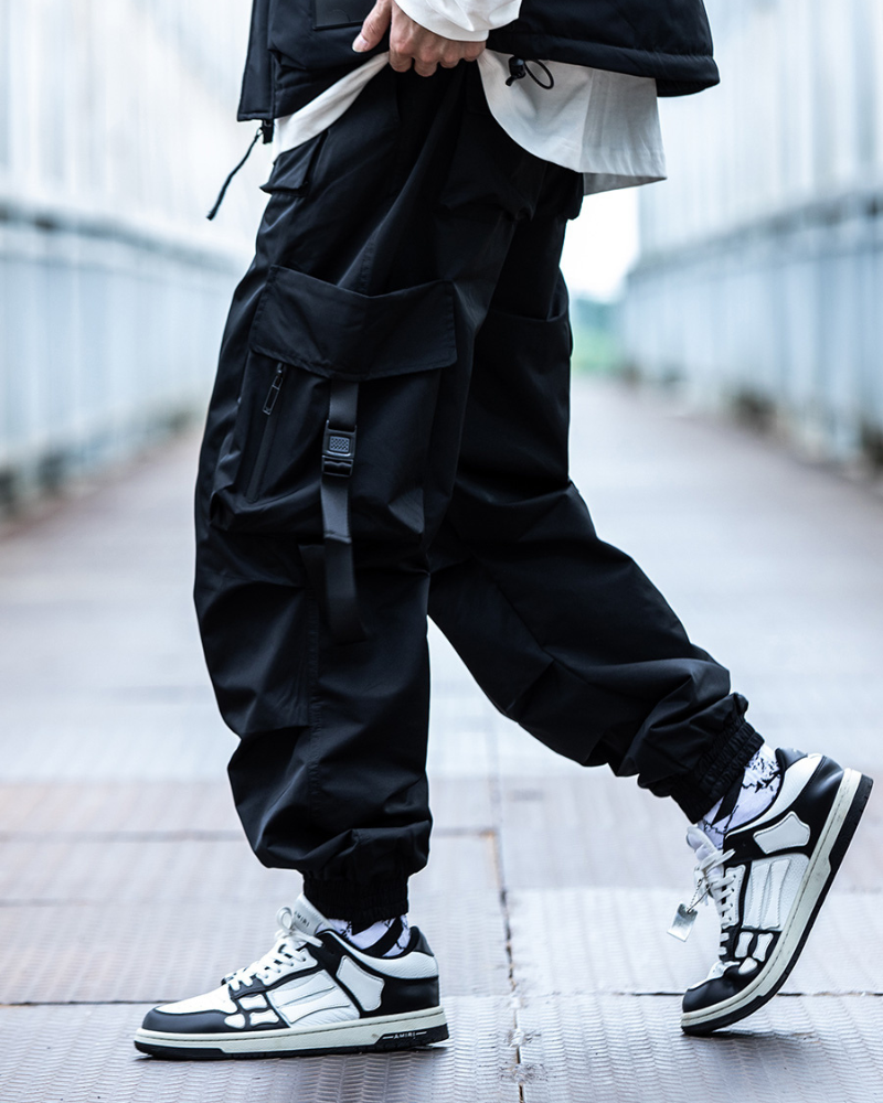 techwear pants,techwear cargo pants,black cargo pants,black cargo pants mens,black cargo pants outfit,cargo jogger pants,baggy cargo pants,baggy cargo pants outfit,street style cargo pants outfit,cargo pants outfits,cargo pants outfit ideas,best cargo pants,utility cargo pants,mens streetwear outfits,cyberpunk pants,multi pocket cargo pants,black pocket pants,cargo pants for men,mens cargo pants,cargo pants men