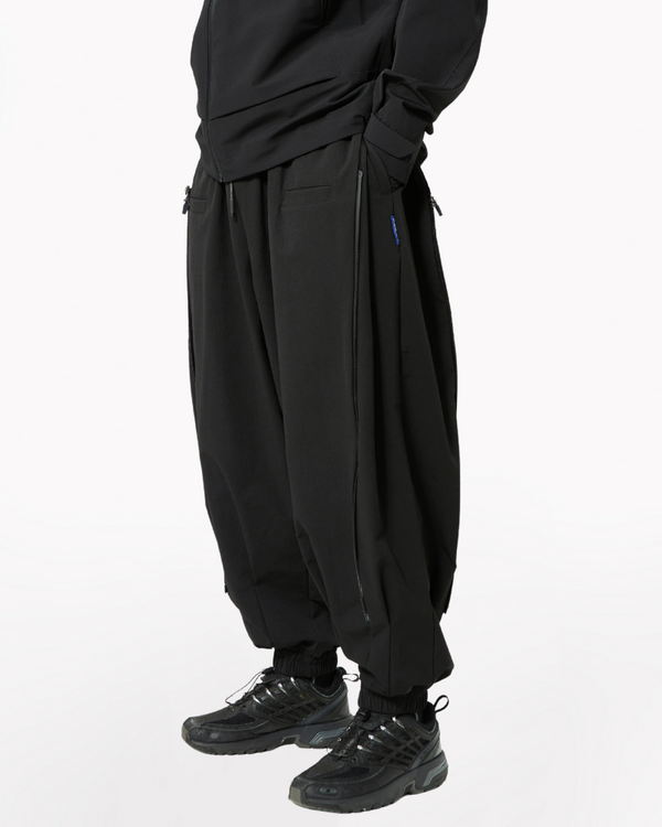 hakama pants,techwear pants,mens streetwear outfits,cyberpunk pants,black cargo pants,black cargo pants mens,black cargo pants outfit,ninja pants,ninja cargo pants,baggy ninja pants,black ninja pants