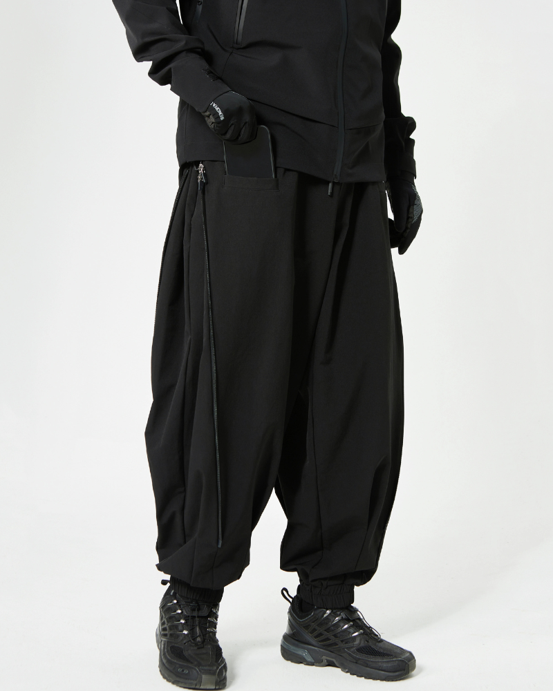 hakama pants,techwear pants,mens streetwear outfits,cyberpunk pants,black cargo pants,black cargo pants mens,black cargo pants outfit,ninja pants,ninja cargo pants,baggy ninja pants,black ninja pants