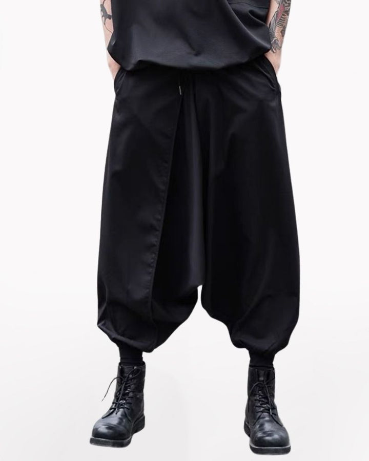 hakama pants,techwear pants,mens streetwear outfits,cyberpunk pants,black cargo pants,black cargo pants mens,black cargo pants outfit,ninja pants,ninja cargo pants,baggy ninja pants,black ninja pants