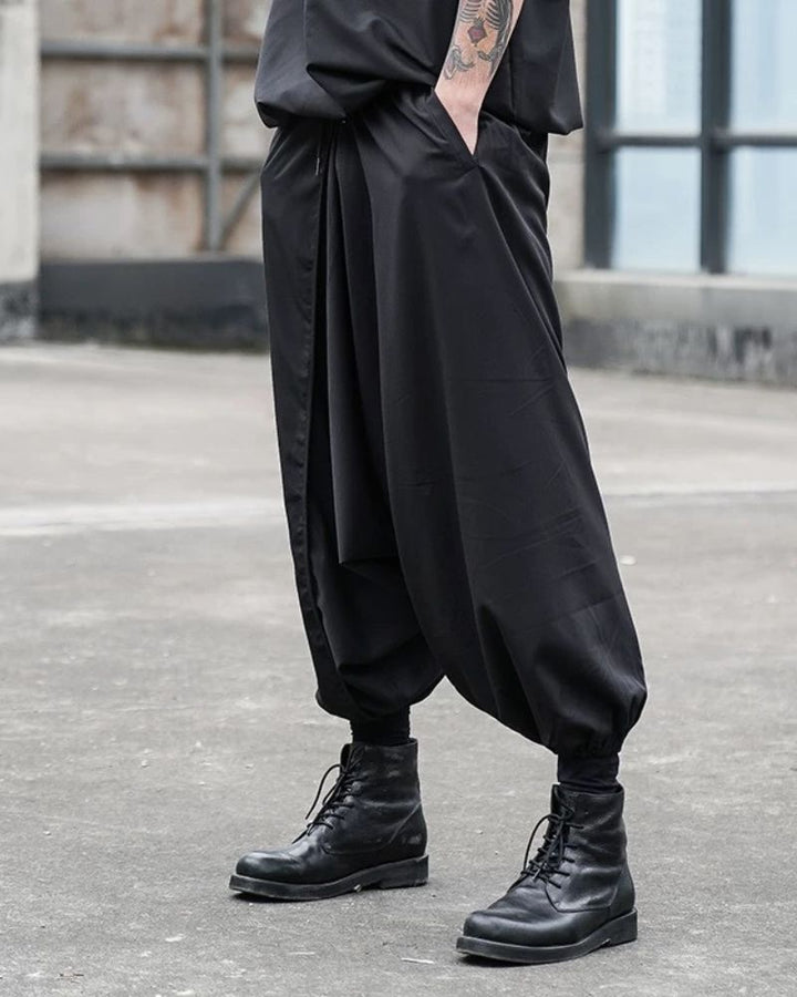 hakama pants,techwear pants,mens streetwear outfits,cyberpunk pants,black cargo pants,black cargo pants mens,black cargo pants outfit,ninja pants,ninja cargo pants,baggy ninja pants,black ninja pants