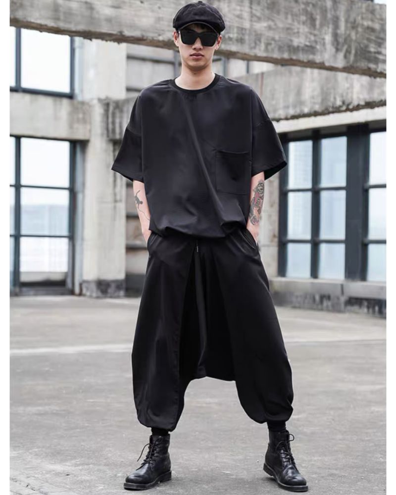 hakama pants,techwear pants,mens streetwear outfits,cyberpunk pants,black cargo pants,black cargo pants mens,black cargo pants outfit,ninja pants,ninja cargo pants,baggy ninja pants,black ninja pants
