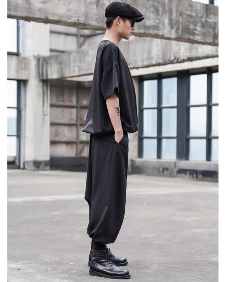 hakama pants,techwear pants,mens streetwear outfits,cyberpunk pants,black cargo pants,black cargo pants mens,black cargo pants outfit,ninja pants,ninja cargo pants,baggy ninja pants,black ninja pants