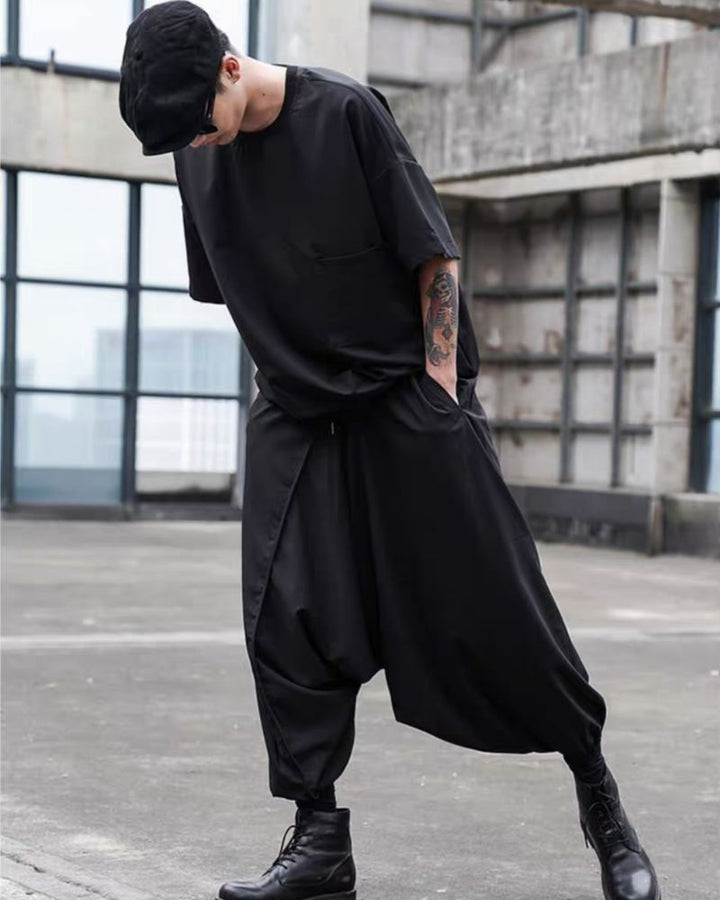 hakama pants,techwear pants,mens streetwear outfits,cyberpunk pants,black cargo pants,black cargo pants mens,black cargo pants outfit,ninja pants,ninja cargo pants,baggy ninja pants,black ninja pants