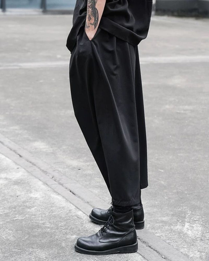 hakama pants,techwear pants,mens streetwear outfits,cyberpunk pants,black cargo pants,black cargo pants mens,black cargo pants outfit,ninja pants,ninja cargo pants,baggy ninja pants,black ninja pants