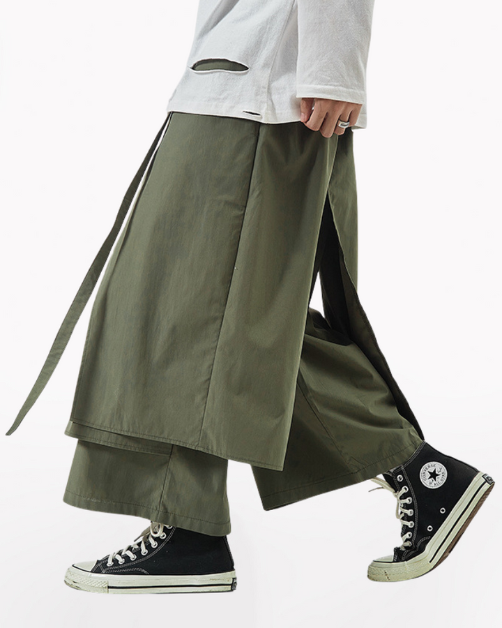 hakama pants,techwear pants,mens streetwear outfits,cyberpunk pants,black cargo pants,black cargo pants mens,black cargo pants outfit,ninja pants,ninja cargo pants,baggy ninja pants,black ninja pants