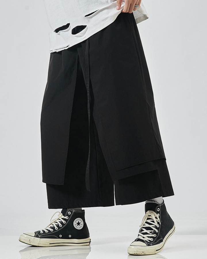 hakama pants,techwear pants,mens streetwear outfits,cyberpunk pants,black cargo pants,black cargo pants mens,black cargo pants outfit,ninja pants,ninja cargo pants,baggy ninja pants,black ninja pants