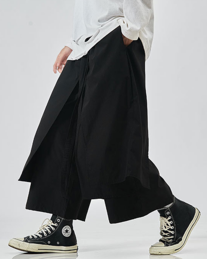 hakama pants,techwear pants,mens streetwear outfits,cyberpunk pants,black cargo pants,black cargo pants mens,black cargo pants outfit,ninja pants,ninja cargo pants,baggy ninja pants,black ninja pants