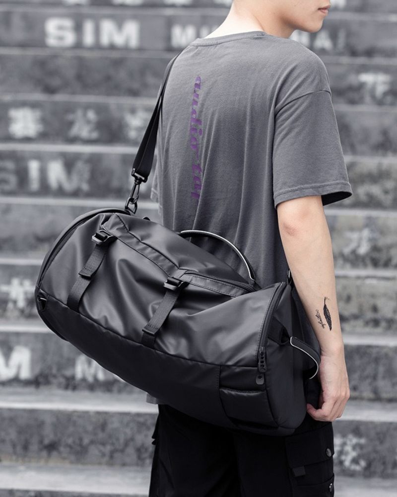 tech backpack,motorcycle backpack,hunting backpack,large backpack,lightweight backpack,backpack for traveling,japanese backpack,travel backpack for men,backpack for women,men's backpack,techwear,tech wear,affordable techwear,techwear fashion,Japanese techwear,urban streetwear