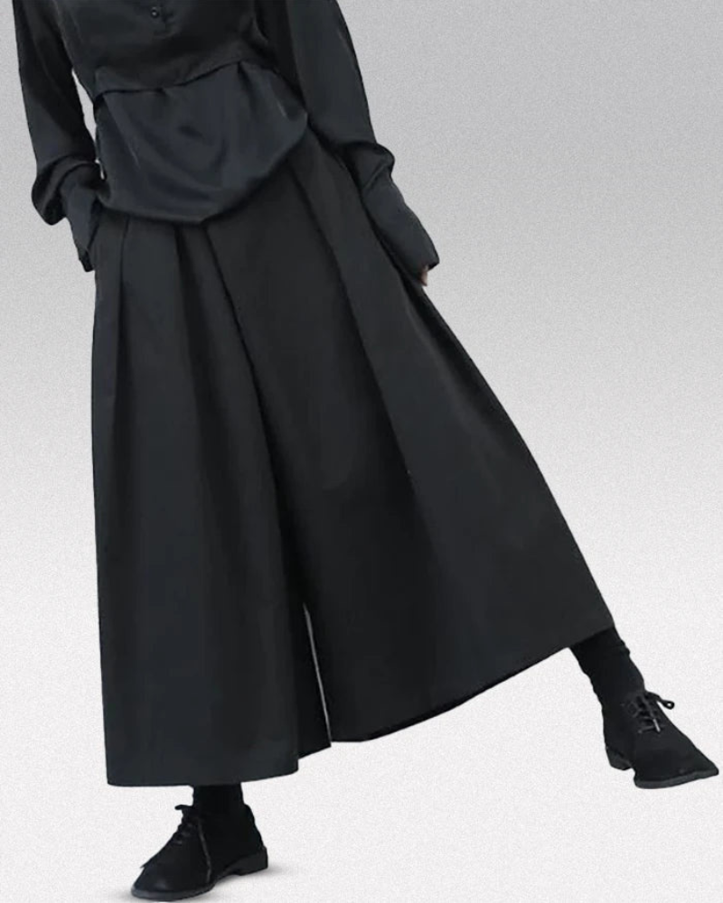 Traditional Japanese Loose Crop Hakama Pants – Techwear Official Traditional Japanese Loose Crop Hakama Pants – Techwear Official