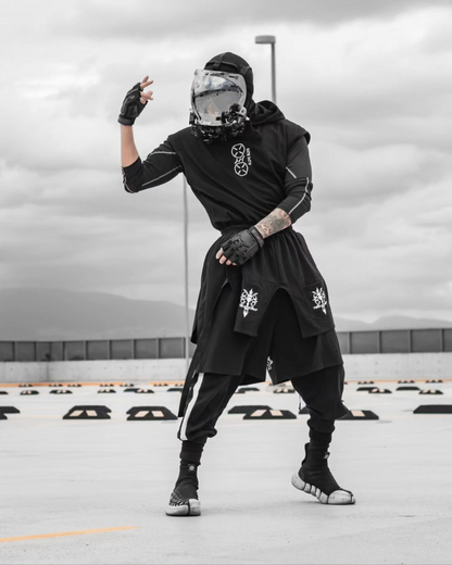 techwear pants,mens streetwear outfits,cyberpunk pants,black cargo pants,black cargo pants mens,black cargo pants outfit,ninja pants,ninja cargo pants,baggy ninja pants,black ninja pants