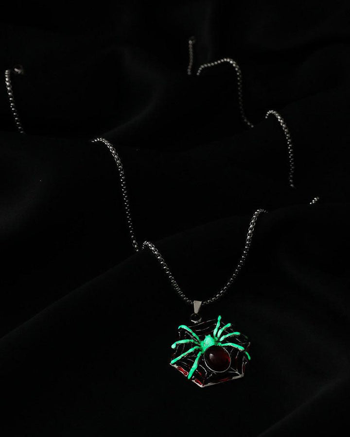 Night Laborer Spider Luminous Necklace - Techwear Official